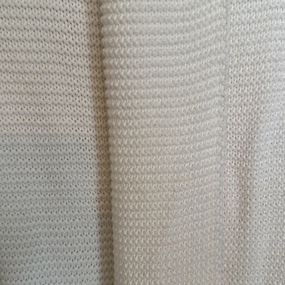 Gap women’s sleeveless knitted cardigan. Size XL - Picture 3 of 3
